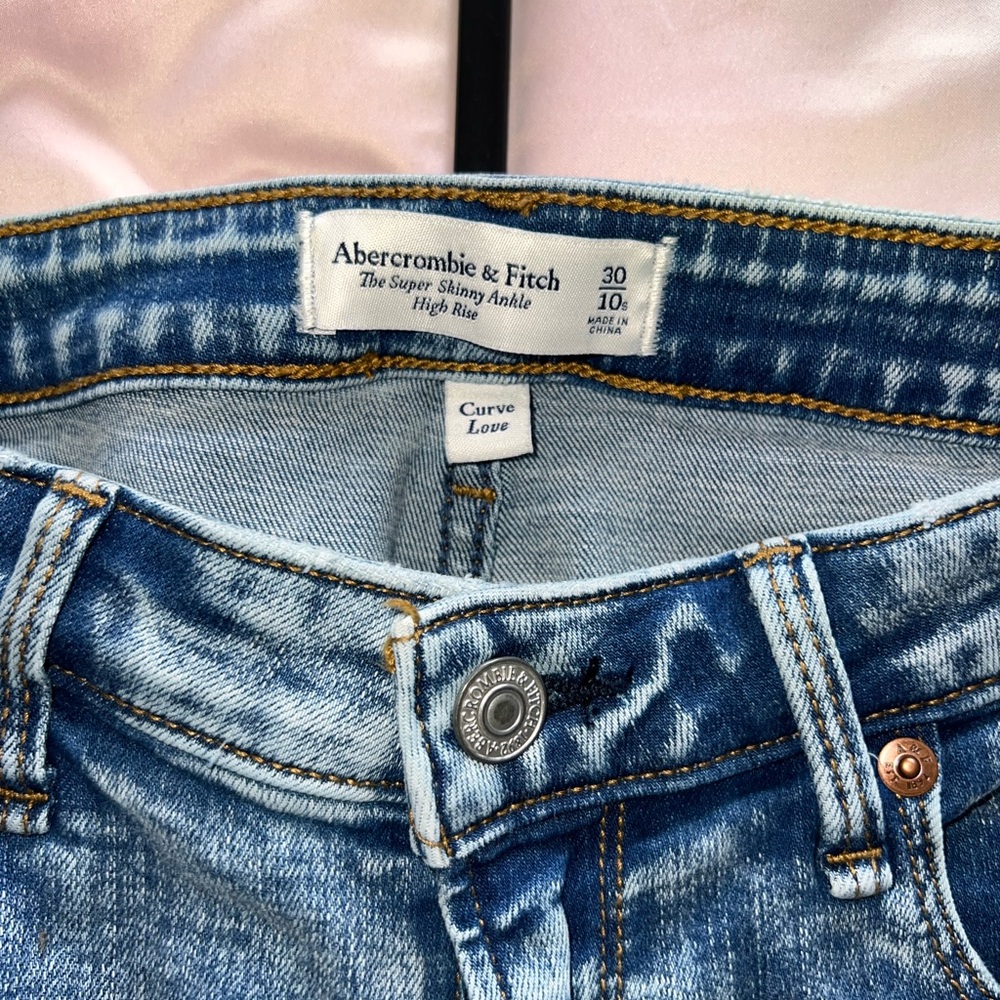 Abercrombie Curve Love Super Skinny High Rise Ankle Jean (Size 30 | 10 short)